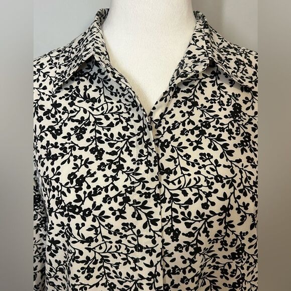 UnTuckit for her women’s black and white floral blouse size 6 BIN I - Picture 4 of 8